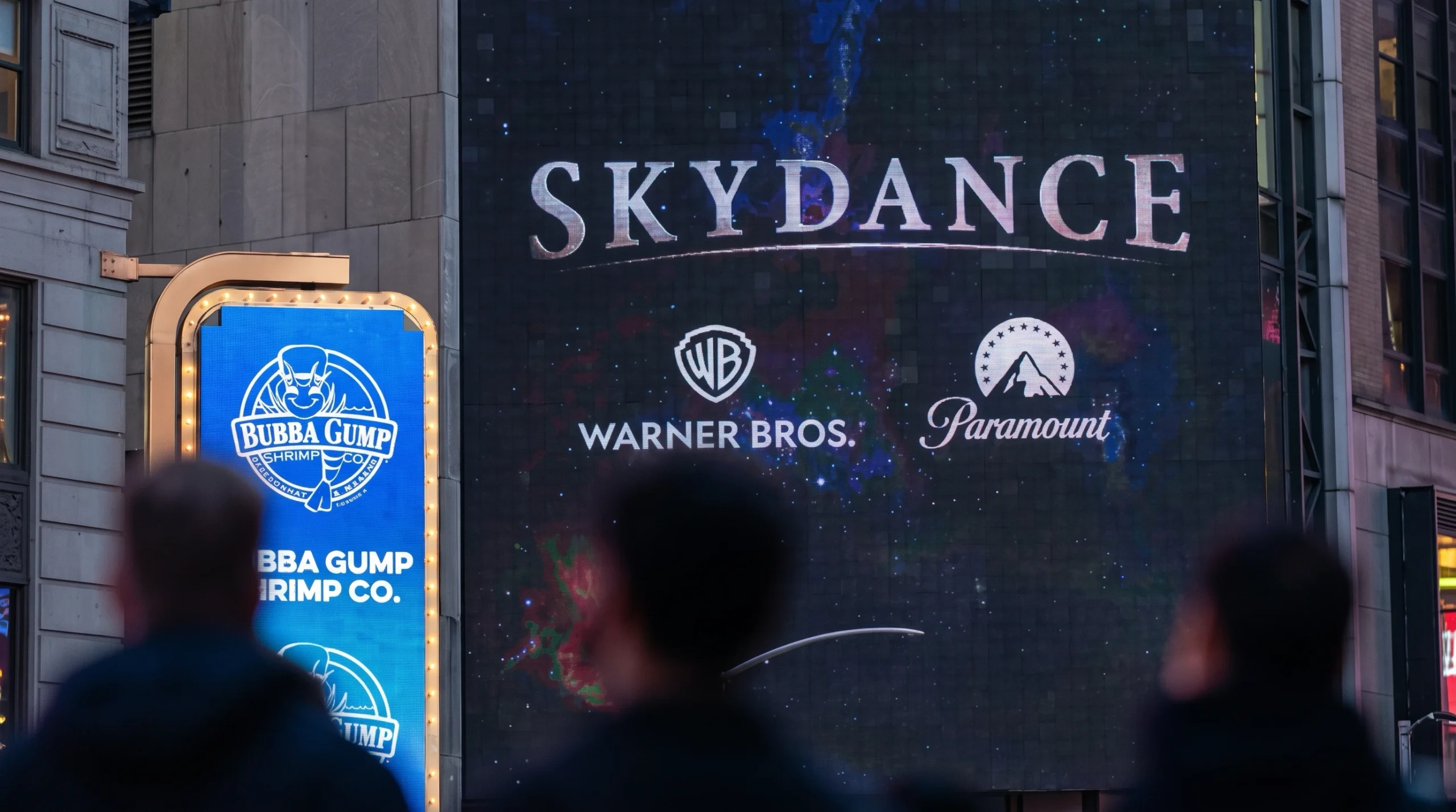Skydance 完成收购华纳:规模到手的第一天,评级被下调一档
